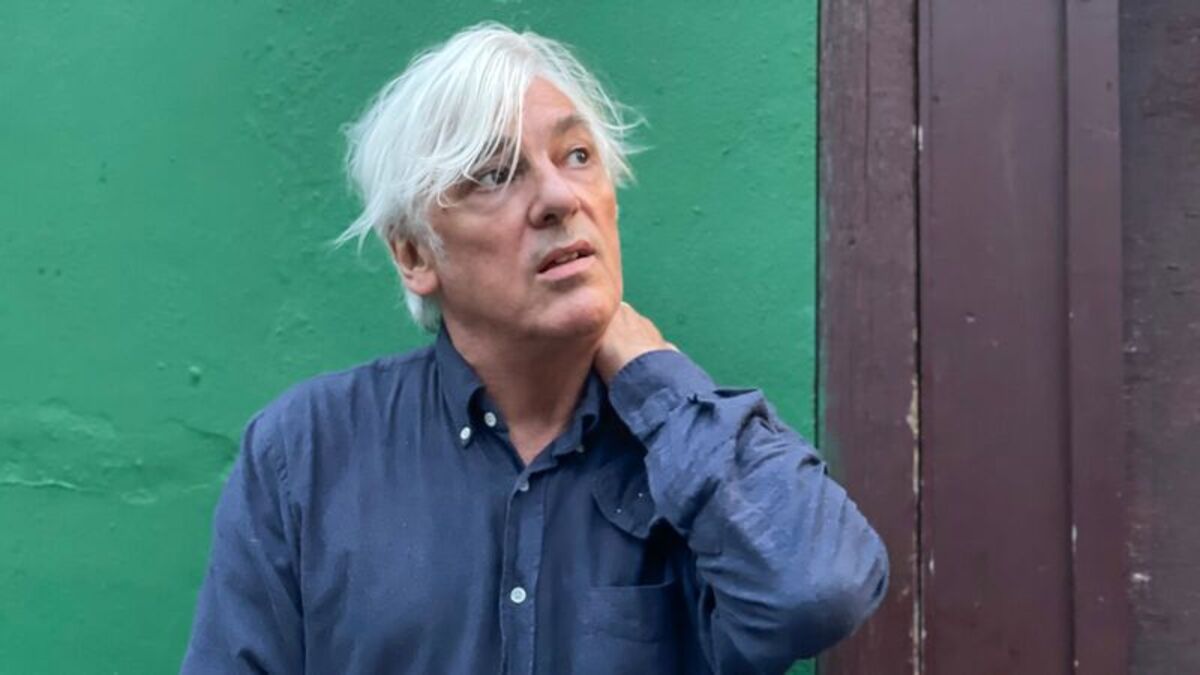 Robyn Hitchcock Announces SHUFFLEMANIA!